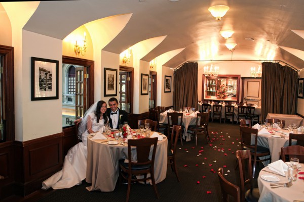 Las Vegas Wedding Receptions :: All-inclusive Wedding Packages :: Chapel of the Flowers