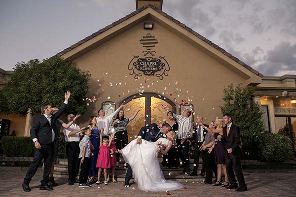 Over 100 000 Las Vegas Weddings Expected In 2016 Chapel Of The