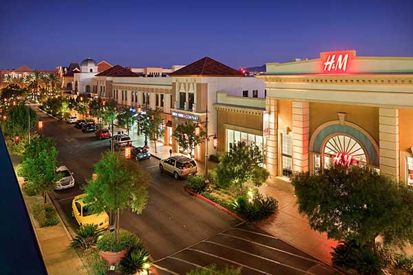 Dog Friendly Shopping in Las Vegas