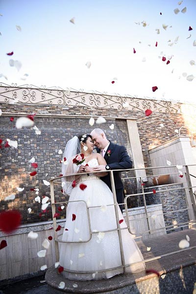 Wedding Photo Idea: Flower Shower at Las Vegas wedding