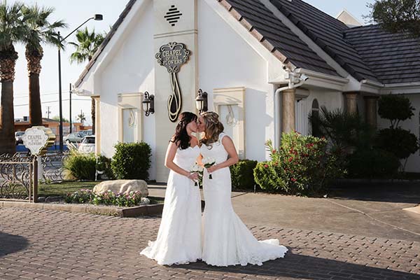 Lesbian Wedding in Las Vegas | Same-Sex Wedding in Las Vegas | LGBTQ Wedding Ideas