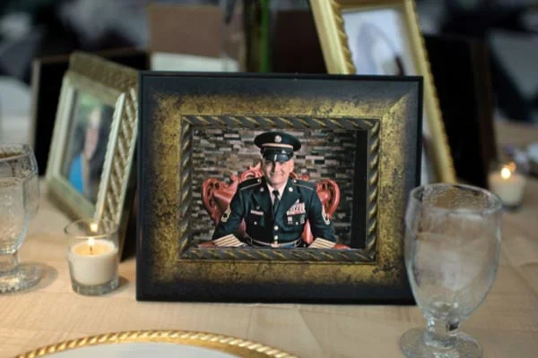 Remembrance Photo | Military Traditions for a Military Wedding