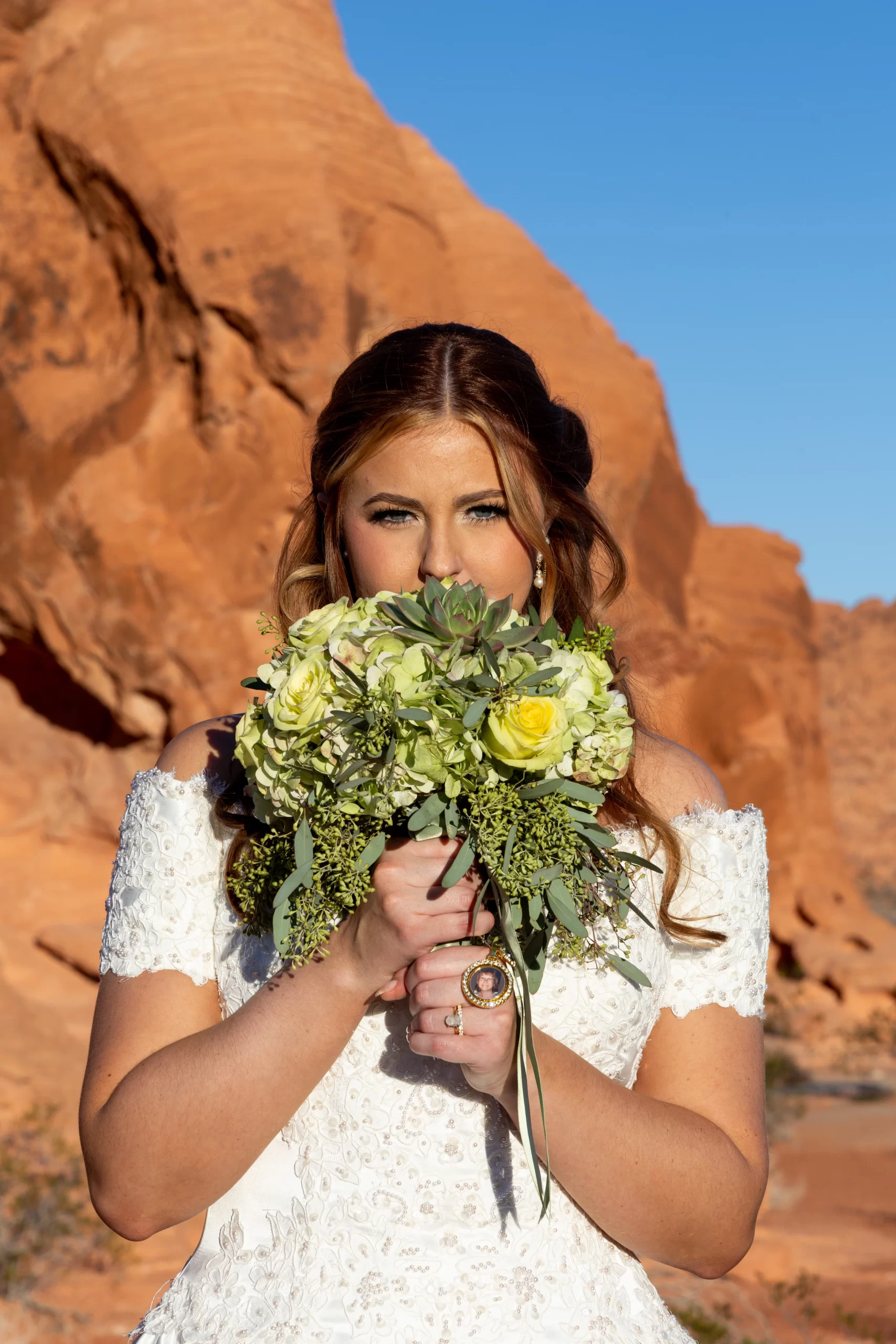 Vegas Weddings | Chapel of the Flowers